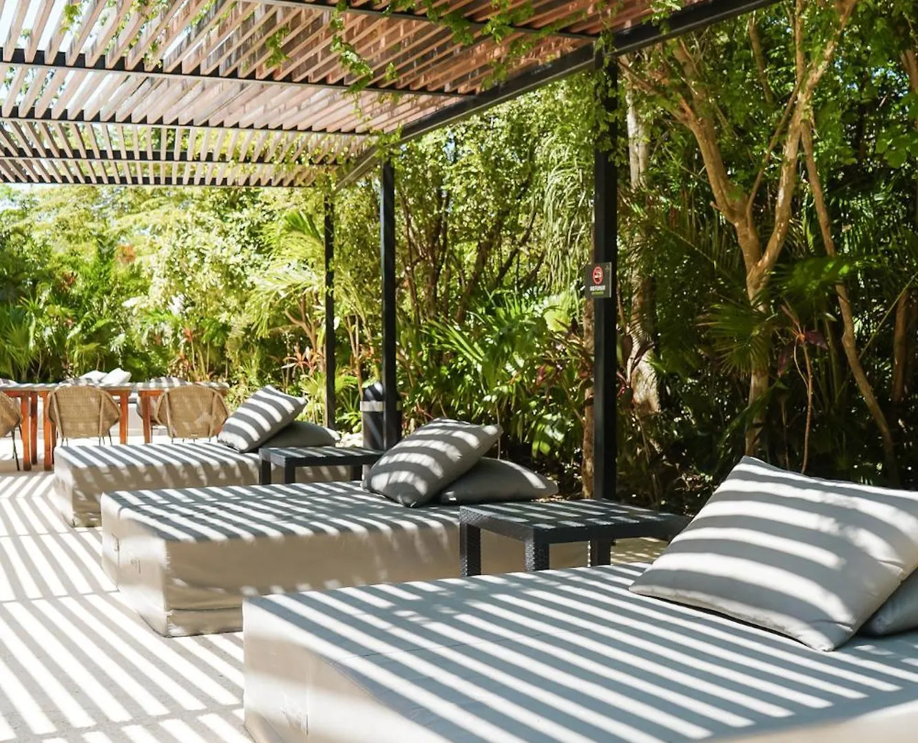 툴룸 Mistiq Gardens 아파트